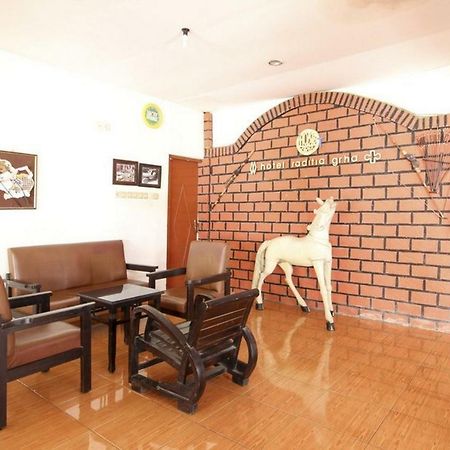 Reddoorz Syariah At Jalan Menteri Supeno Hotel Yogyakarta Exterior foto