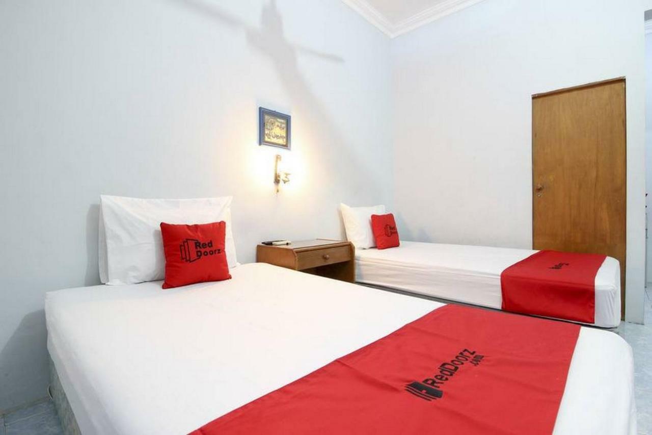 Reddoorz Syariah At Jalan Menteri Supeno Hotel Yogyakarta Exterior foto