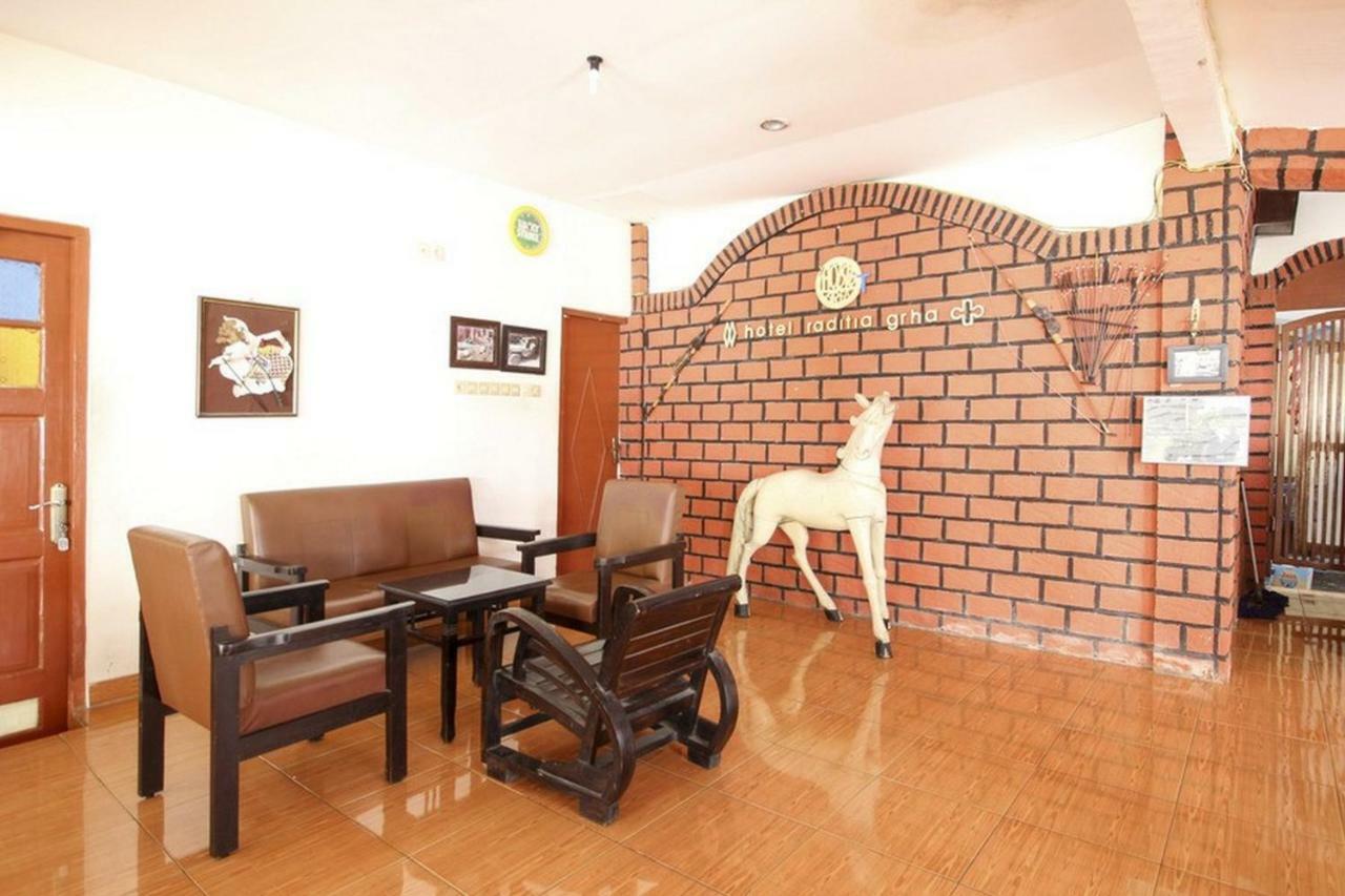 Reddoorz Syariah At Jalan Menteri Supeno Hotel Yogyakarta Exterior foto