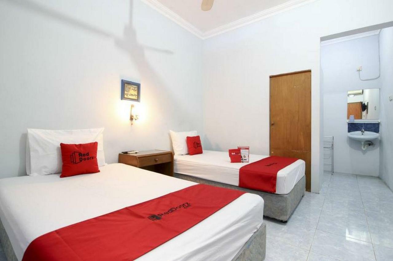 Reddoorz Syariah At Jalan Menteri Supeno Hotel Yogyakarta Exterior foto